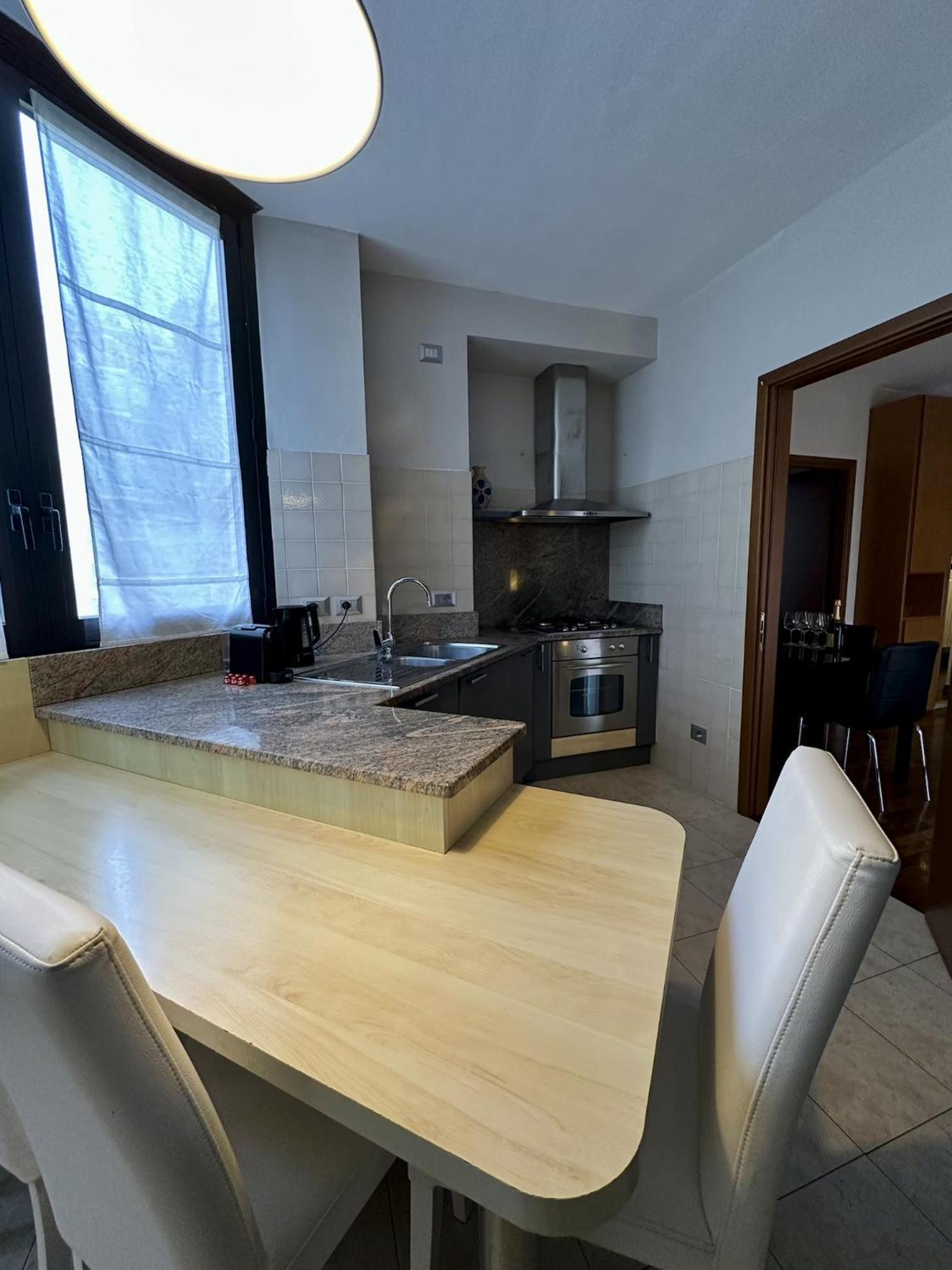 King Apartment Milano Bocconi Экстерьер фото